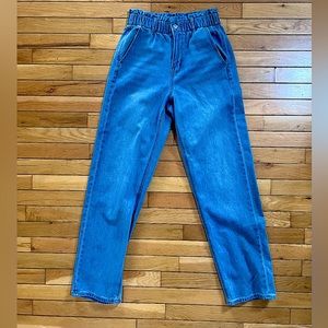 American Eagle High Rise Mom Jeans Size 4